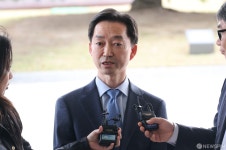 김지용 중수청장, 공소청 앞서 취재진 질의 답변