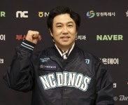 [프로야구] NC, 김강민과 외야 코디네이터 계약…KBO리그 최초