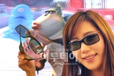 삼성전자, CES서 28g에 불과한 명품 3D 안경 선봬