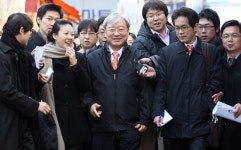 [포토]첫 현장방문 김석동 금융위원장