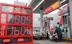 [포토]치솟는 기름값 셀프주유소가 해결책
