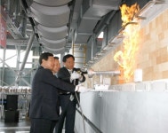 [포토]KCC 여주 유리공장 화입식에서 첫 불씨 심는 정몽익 사장