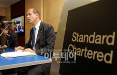 [포토]SC제일은행장, 노조와 원만한 협상 할 것