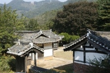 [여행&레저]강과 호수의 경계…그곳에 그림같은 한옥 두 채