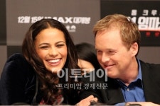 [포토]애교 만점 여주인공 폴라 패튼