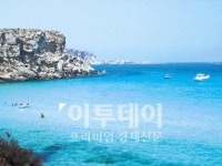 20년째 알몸 생활 76세 남성 화제…무인도에서 나홀로 사는 이유는?