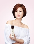 김성령, 에스클래스 모델 발탁 우아하거나 발랄하거나