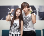 보아 Only One 첫 무대 동방신기 유노윤호 지원 사격