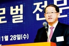 강호갑 신영그룹 회장, 성장통 겪는 중견기업의 멘토로