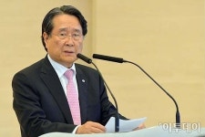 [포토]신동반성장 심포지엄 행사에서 축사하는 유장희 동반성장위원장