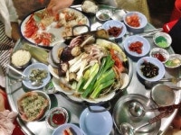 [맛집]물치항 내다보며 바다의 진미 한가득~‘웰빙조개마당’