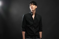 정민, 5년간 함께한 승무원 여친과 ‘늦깎이’ 결혼…15개월된 아들도 있어