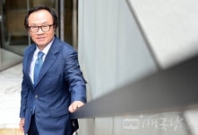 [연예산업 파워를 찾아서(31) 예스컴이엔티] 윤창중 대표 펜타마니아는 10년 노력의 꿈