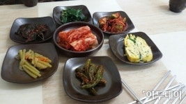 [문기자의 맛 이야기] 담치마을, 자연산 홍합 섭을 찾아서