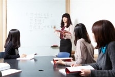 [중국어 교육 시장 뜨겁다] 버벅대던 발음성조 술술~ 특급사부 여기 있네