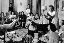 [퍼스트클래스스토리] 타파웨어 브랜즈, 주방을 바꾼 ‘밀폐용기의 고유명사’