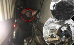 [포토] 초대형 트레일러 두 대 사이 샌드위치된 車