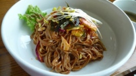 ‘생방송 투데이’ 칼국수ㆍ애호박 비빔국수, 대체 뭘 먹지?