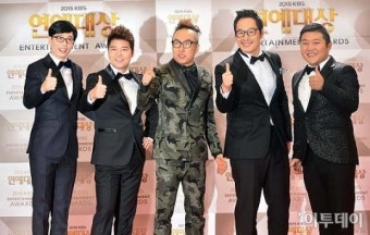 [포토] 유재석ㆍ전현무ㆍ박명수ㆍ김풍ㆍ양배추 '해피투게더 팀 왔습니다' (2015 KBS 연예대상)