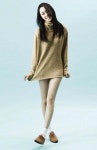 '해피투게더' 이유영, 하의실종 화보…니트 한벌 걸친 채 '청순+섹시'