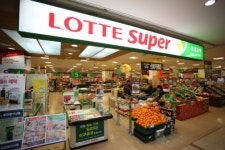 롯데슈퍼, 서울 공덕점ㆍ명동점 등 3곳 즉시환급제 도입
