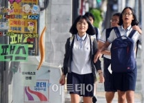 [포토] 전국 1364개 초·중·고교 폭염 속 개학