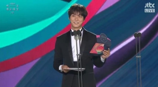 윤시윤, 미운 우리 새끼 출연 중인데...체지방률 6% 도전 중!