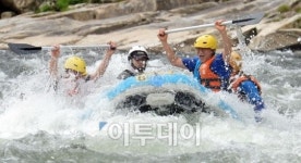 [포토]래프팅으로 더위탈출! 짜릿해요!!