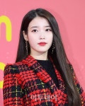 아이유, “나의 뮤즈 유인나에게”…남다른 시상식 소감 ‘눈길’