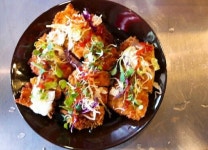 2TV 저녁 생생정보 리얼가왕, 6000원 국내산 등심 돈가스+부대찌개 맛집 e요리플러스…위치는?