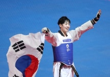 태권도 이다빈, AG 2회 연속 금메달…한국 6번째 금