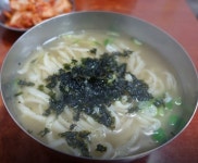 2TV 저녁 생생정보 초저가의 비밀, 2500원 칼국수 맛집 풍미식당·5500원 수제안심돈가스 맛집 강고집무한돼지야…위치는?