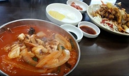 2TV 저녁 생생정보 7전 8기 부자의 탄생, 해물 불짬뽕 맛집 발해손짬뽕집·통오징어 국물 족발 맛집 오족브라더스…위치는?