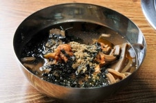 2TV 저녁 생생정보 장사의 신, 연 매출 21억 도토리묵사발+도토리묵무침 맛집 솔밭묵집…위치는?