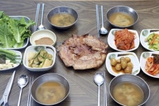 2TV 저녁 생생정보 전설의 맛, 37년 전통 연탄 돼지 불고기 맛집 송현불고기·38년 전통 볏짚 청국장 맛집 제일콩집…위치는?
