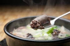 2TV 저녁 생생정보 초저가의 비밀, 1만3500원 제철회 무한리필 맛집 해적수산·4000원 순대국밥 맛집 고승연의 소문난 순대국밥…위치는?