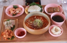 2TV 저녁 생생정보 장사의 신, 연 매출 20억 물회 세트 맛집 골드보울…위치는?