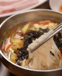 생방송 투데이 오늘방송맛집- 인생 분식, 46년 세월의 무게로 정을 담아낸 옛날 국수 맛집 용수네잔치국수의 비법은?