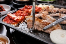 2TV 저녁 생생정보 리얼가왕, 1만원 12종 고기 무한리필 맛집 무○○○…회식 장소로 딱!
