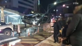 대구 두류네거리 인근서 추돌 사고 1명 사망·2명 부상…벤츠, 140km로 달리다 그랜저에 쾅