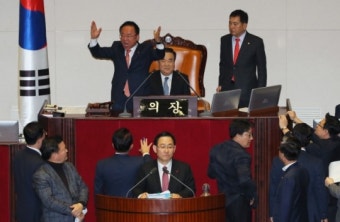 한국당 반발 속 '임시국회 25일 종료' 의결