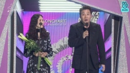 ‘2020 가온차트’ 윤민수, 수상 후 사재기 논란 언급 “바이브는 부끄러운 짓을 하지 않았다”