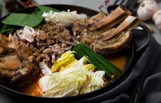 생방송 투데이 오늘방송맛집 - 더 맛있show, 한 냄비 속 두 가지 맛! 갈비 곱창 전골 맛집 숙○○○…대박 비결은?