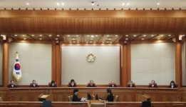 헌재 “법관 명예퇴직수당 임기만료일 기준 지급, 합헌”