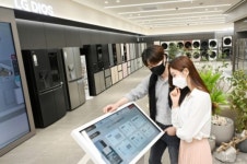LG전자, MZ세대 사로잡은 무인매장 늘린다