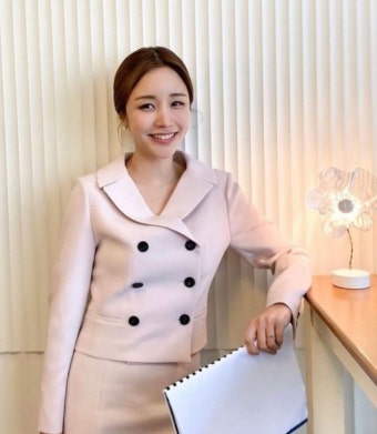 윤진이 결혼, 10월의 신부 된다…예비신랑은 4살 연상의 금융맨