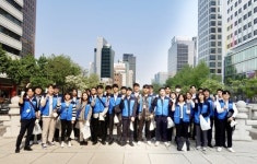 동양생명, 34번째 창립기념일 맞아 청계천서 플로깅 실시