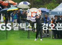스크린골프 황제 김홍택, GS칼텍스 매경오픈 우승…통산 2승