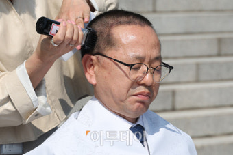 전진숙-박홍배-김문수, 윤석열 조기파면 촉구 삭발식 [포토]