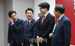 김문수피싱샵;김문수바다낚시교실;단미디어 | 국민의힘 미디어데이, 김문수-안철수-한동훈-홍준표 '화기애애' [포토]